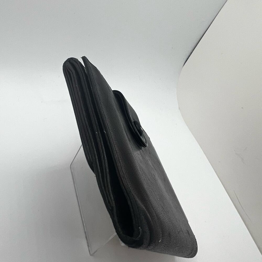 GUC Chanel Black Vintage Compact Wallet - Picture 3 of 8